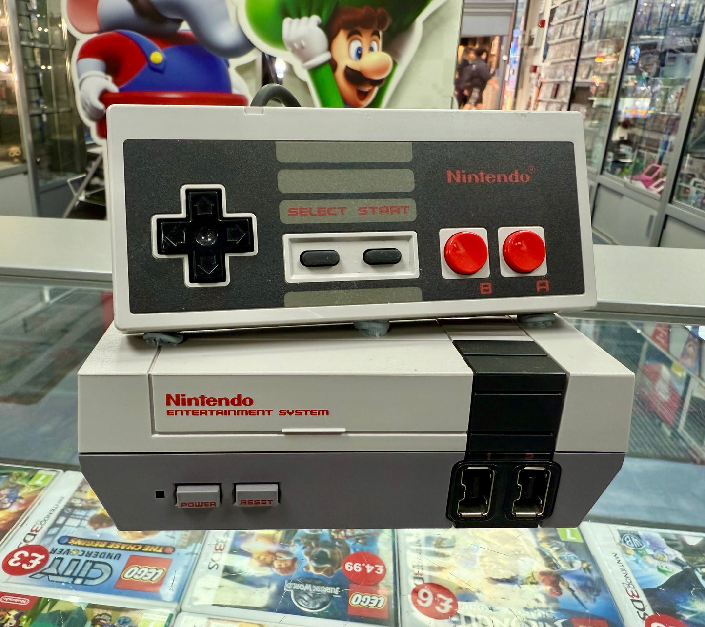Nintendo Classic Mini NES - Unboxed - 1 Pad